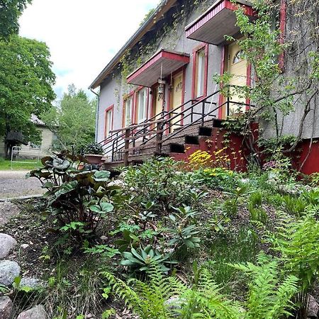 Koulumaeki Vandrarhem Karkola Exteriör bild