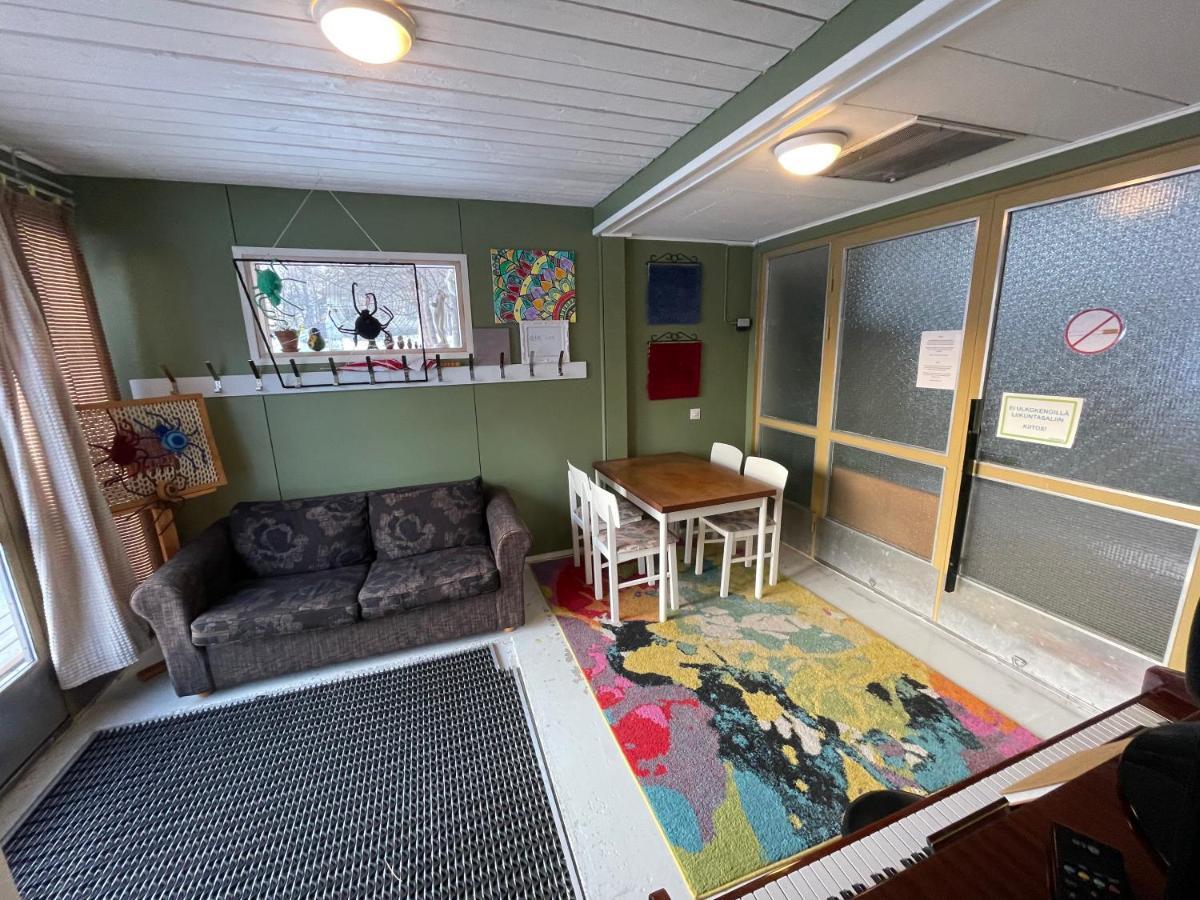 Koulumaeki Vandrarhem Karkola Exteriör bild