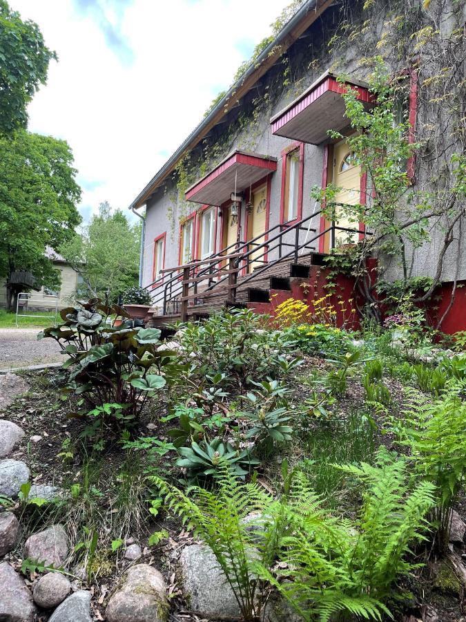 Koulumaeki Vandrarhem Karkola Exteriör bild