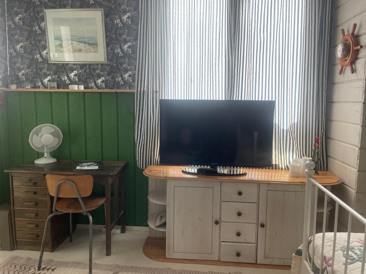 Koulumaeki Vandrarhem Karkola Exteriör bild