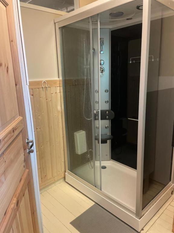 Koulumaeki Vandrarhem Karkola Exteriör bild